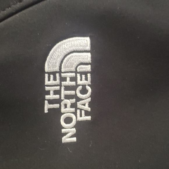 Woman's The North Face Jacket - Picture 2 of 14